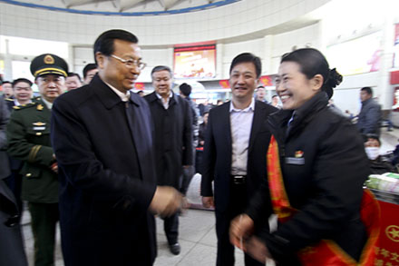 省委常委、政法委书记才利民到集团检查指导反恐维稳事情-Z6尊龙凯时
